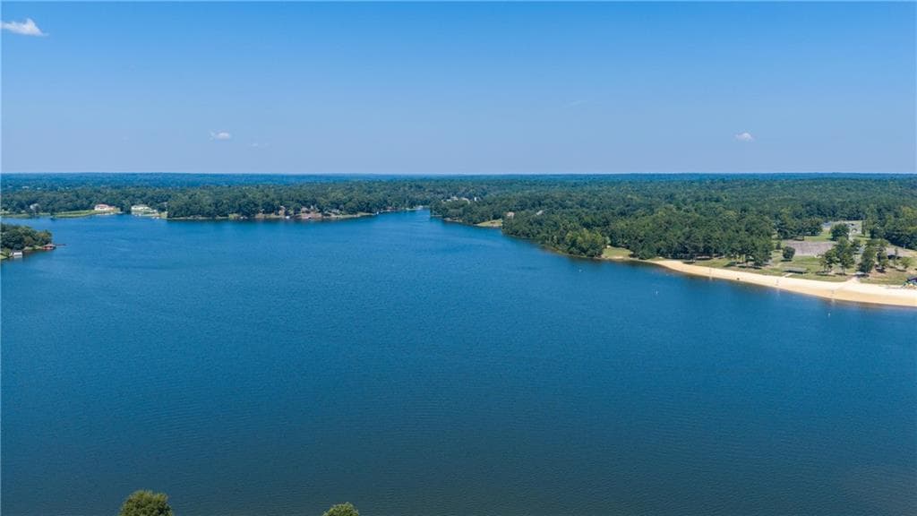 4 bedroom, 3 bathroom, 2,631 sq ft single family residence under contract at 353 Hillridge Cove, Lizella, GA 31052 — photo 10