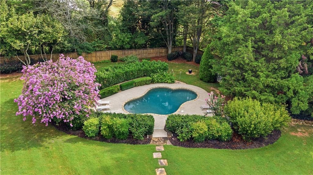 6 bedroom, 4 bathroom, 3,900 sq ft single family residence for sale at 6330 Fox Creek Drive, Cumming, GA 30040 — photo 6