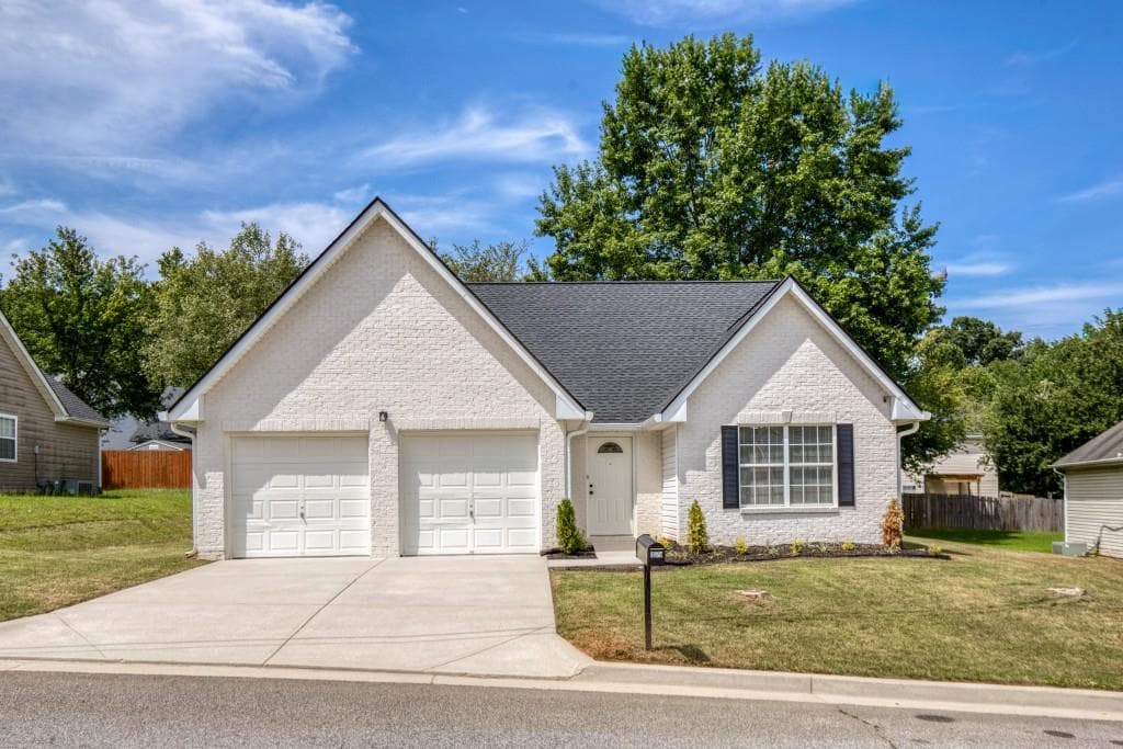 3 bedroom, 2 bathroom, 1,526 sq ft single family residence for sale at 1273 Millstone Way, Lithonia, GA 30058