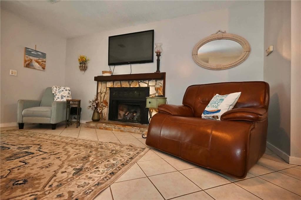 2 bedroom, 3 bathroom, 1,088 sq ft condominium for sale at 16 Mountain View Court, Waleska, GA 30183 — photo 8