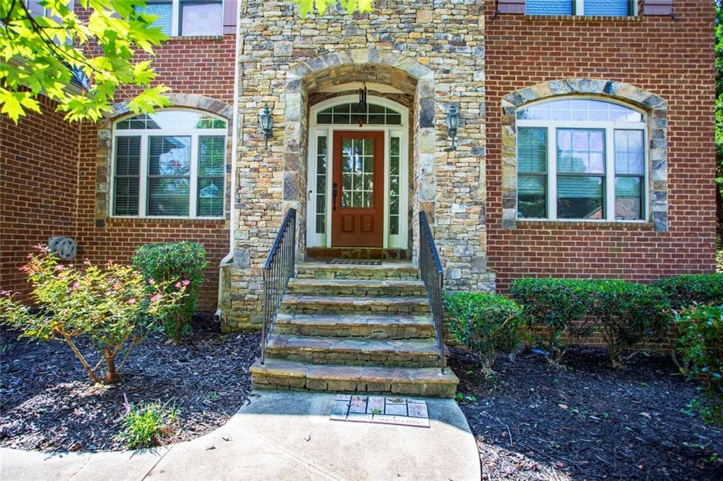 4 bedroom, 3 bathroom, 3,946 sq ft single family residence under contract at 2159 Everleigh Drive, Marietta, GA 30064 — photo 2