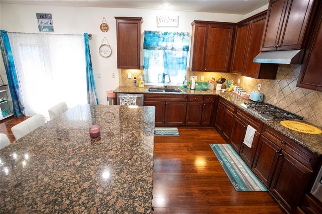 4 bedroom, 3 bathroom, 3,946 sq ft single family residence under contract at 2159 Everleigh Drive, Marietta, GA 30064 — photo 7