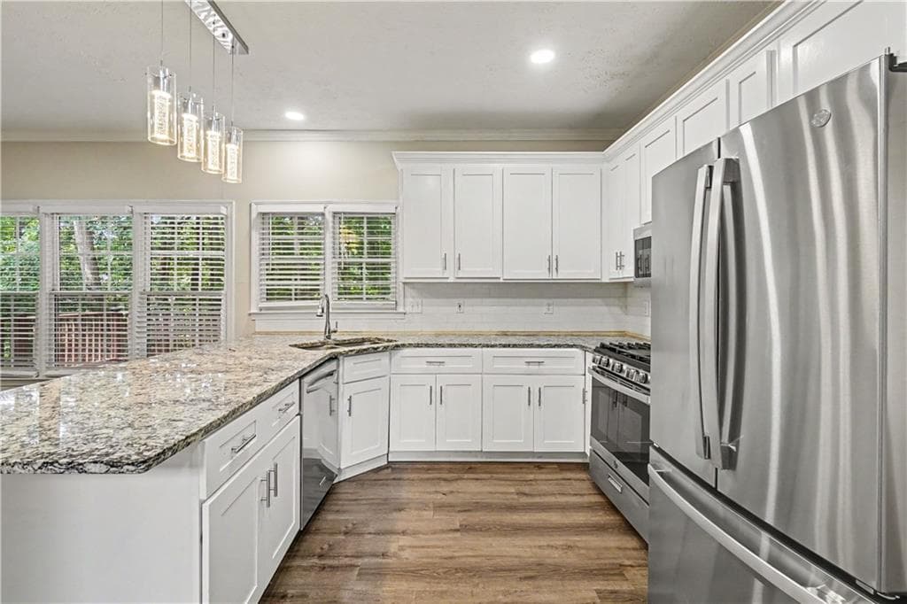 5 bedroom, 4 bathroom, 3,318 sq ft single family residence for sale at 213 Powers Court, Woodstock, GA 30189 — photo 9