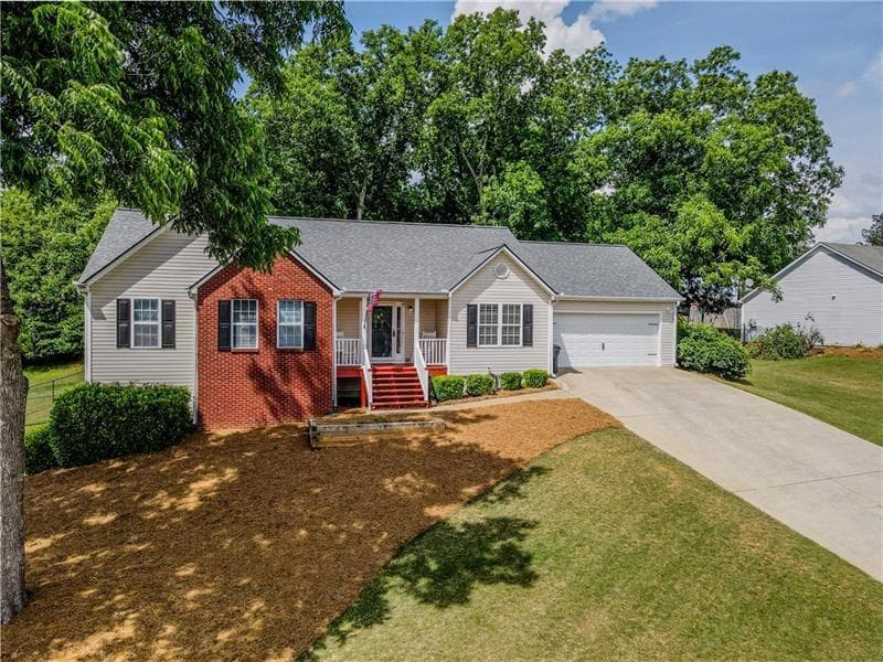 3 bedroom, 2 bathroom single family residence for sale at 2990 Hampton Valley Drive, Loganville, GA 30052 — photo 2