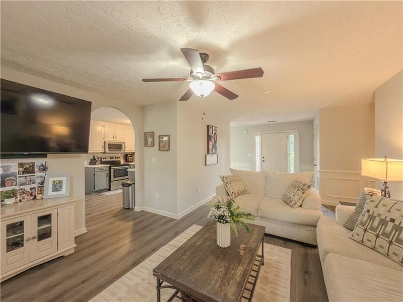 3 bedroom, 2 bathroom single family residence for sale at 2990 Hampton Valley Drive, Loganville, GA 30052 — photo 6