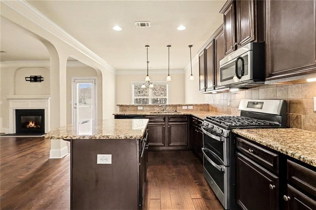 5 bedroom, 4 bathroom, 3,708 sq ft single family residence under contract at 1941 Weatherstaff Lane, Mcdonough, GA 30253 — photo 9