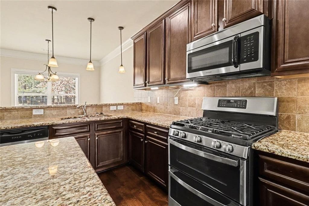 5 bedroom, 4 bathroom, 3,708 sq ft single family residence under contract at 1941 Weatherstaff Lane, Mcdonough, GA 30253 — photo 10