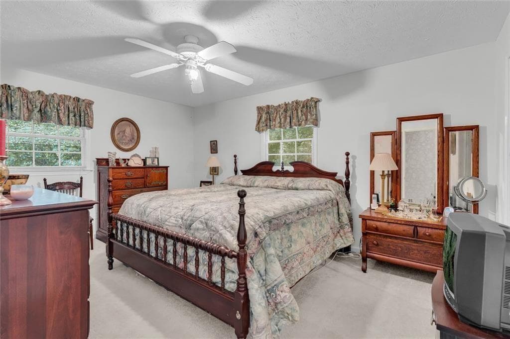 5 bedroom, 3 bathroom, 2,424 sq ft single family residence under contract at 5892 Button Gwinnett Place, Norcross, GA 30093 — photo 8