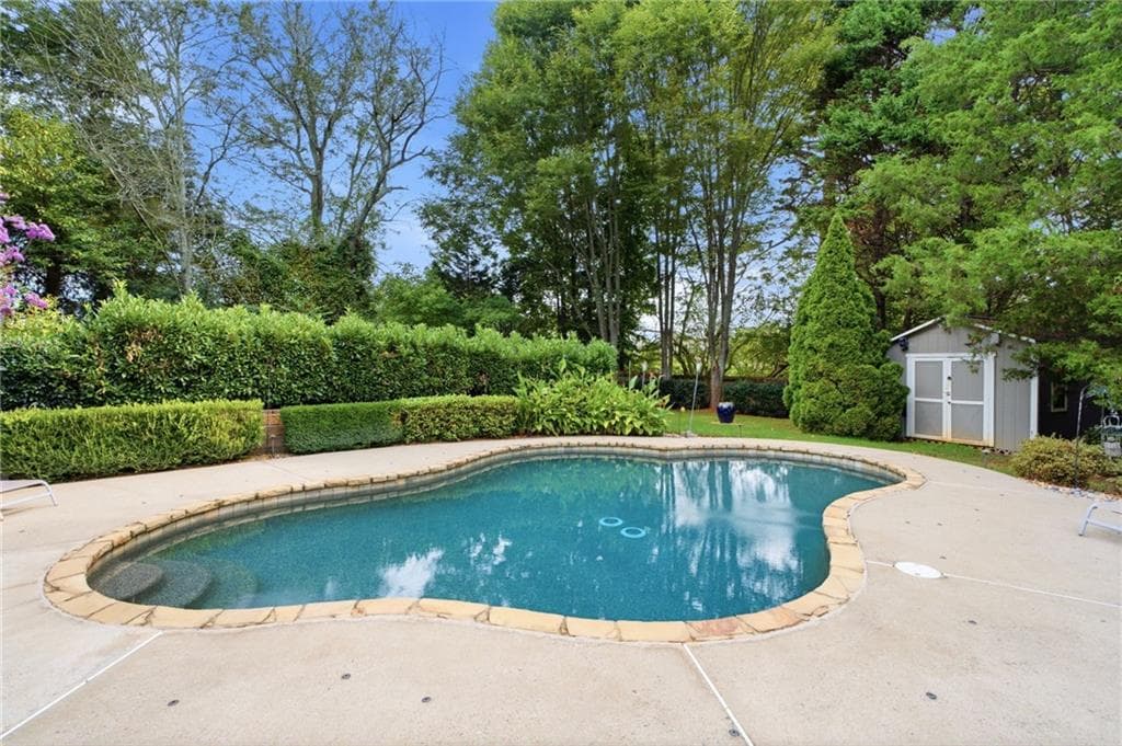 6 bedroom, 4 bathroom, 3,900 sq ft single family residence for sale at 6330 Fox Creek Drive, Cumming, GA 30040 — photo 9