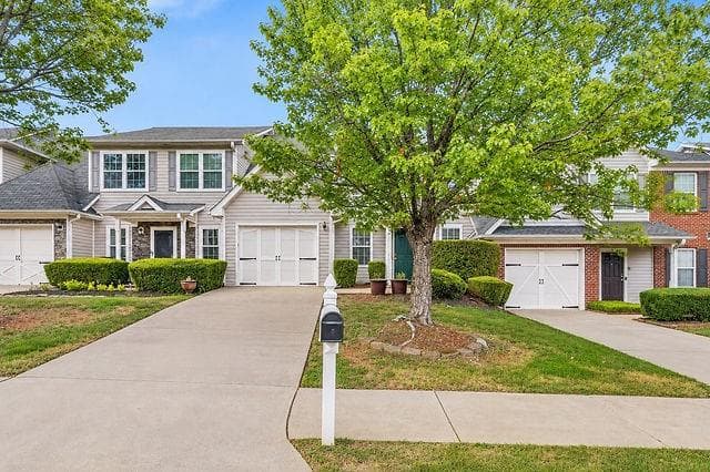 3 bedroom, 3 bathroom, 1,840 sq ft townhouse under contract at 730 City Park Drive, Mcdonough, GA 30252 — photo 2