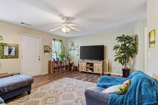 3 bedroom, 3 bathroom, 1,840 sq ft townhouse under contract at 730 City Park Drive, Mcdonough, GA 30252 — photo 3