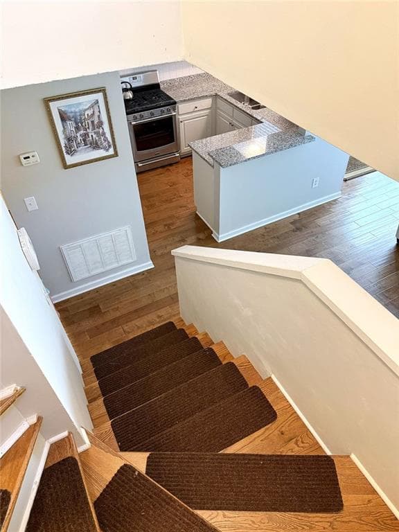 2 bedroom, 2 bathroom, 1,162 sq ft condominium for sale at 554 Picketts Bend Circle, Marietta, GA 30008 — photo 6