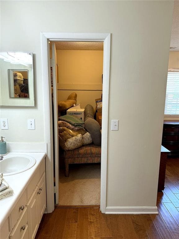 2 bedroom, 2 bathroom, 1,162 sq ft condominium for sale at 554 Picketts Bend Circle, Marietta, GA 30008 — photo 9