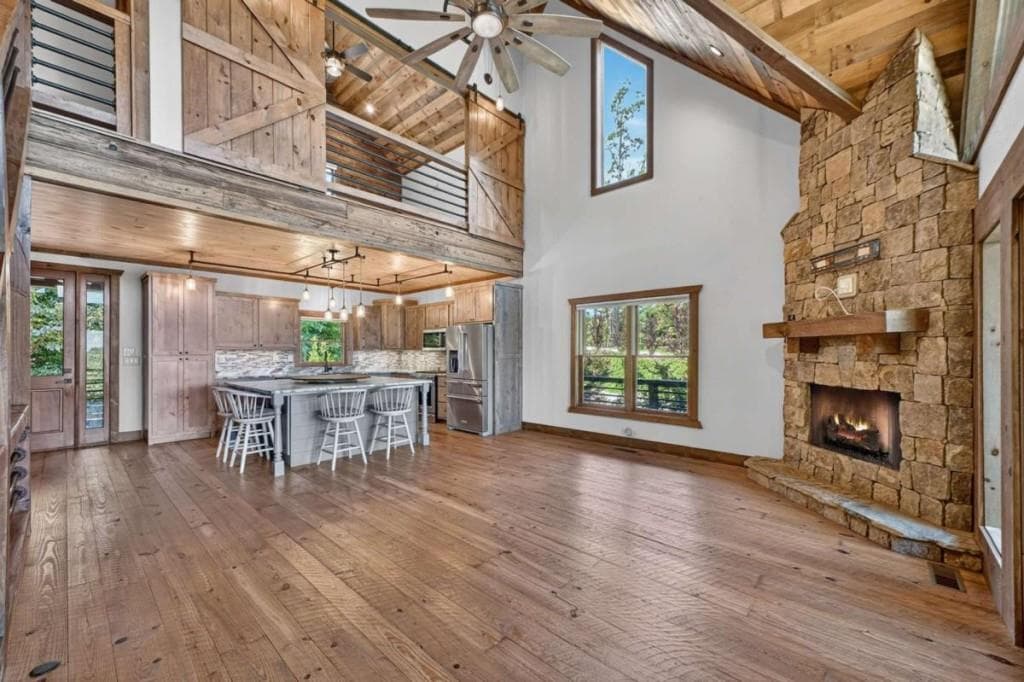4 bedroom, 5 bathroom, 3,034 sq ft single family residence under contract at 320 Amber Ridge, Blue Ridge, GA 30513 — photo 10