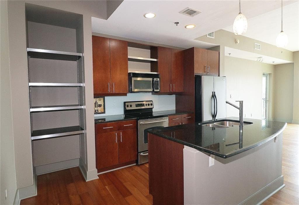 1 bedroom, 1 bathroom, 793 sq ft condominium for sale at 4561 Olde Perimeter Way 608, Dunwoody, GA 30346 — photo 5