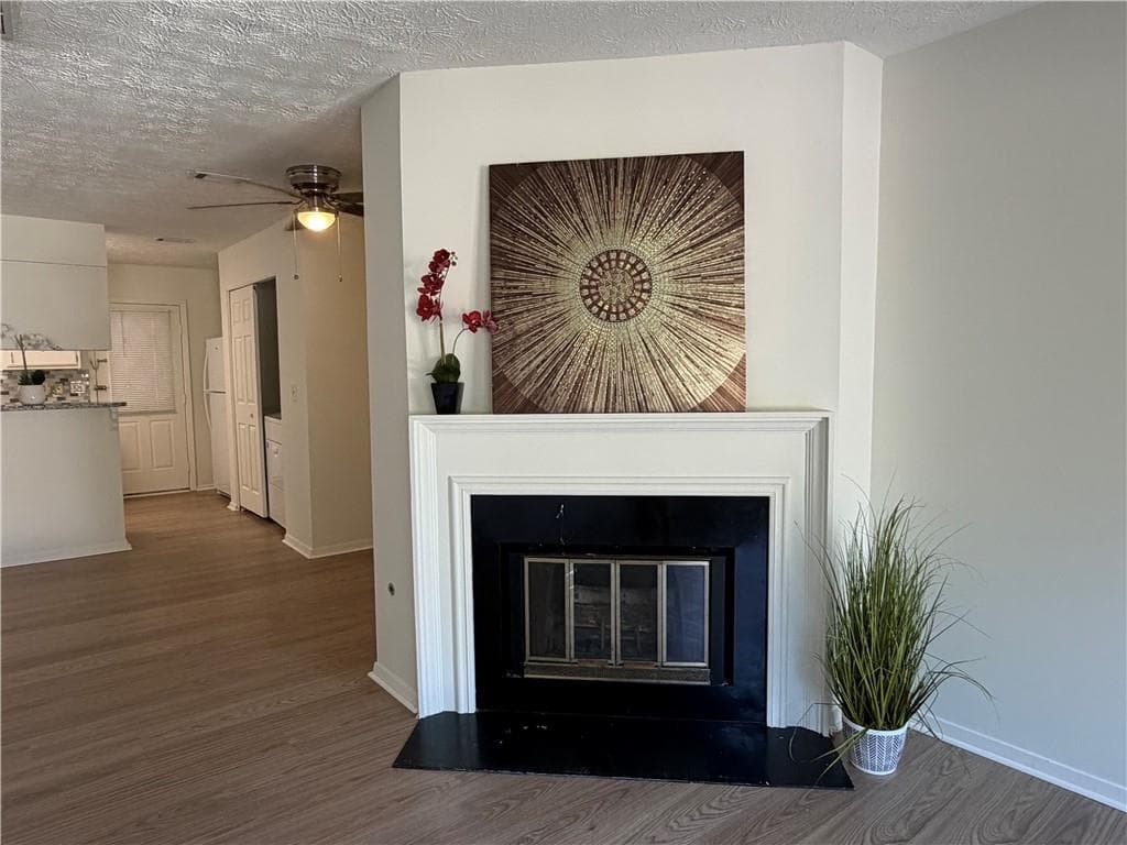2 bedroom, 2 bathroom, 1,068 sq ft townhouse for sale at 6644 Ramsgate Way, Norcross, GA 30093 — photo 2