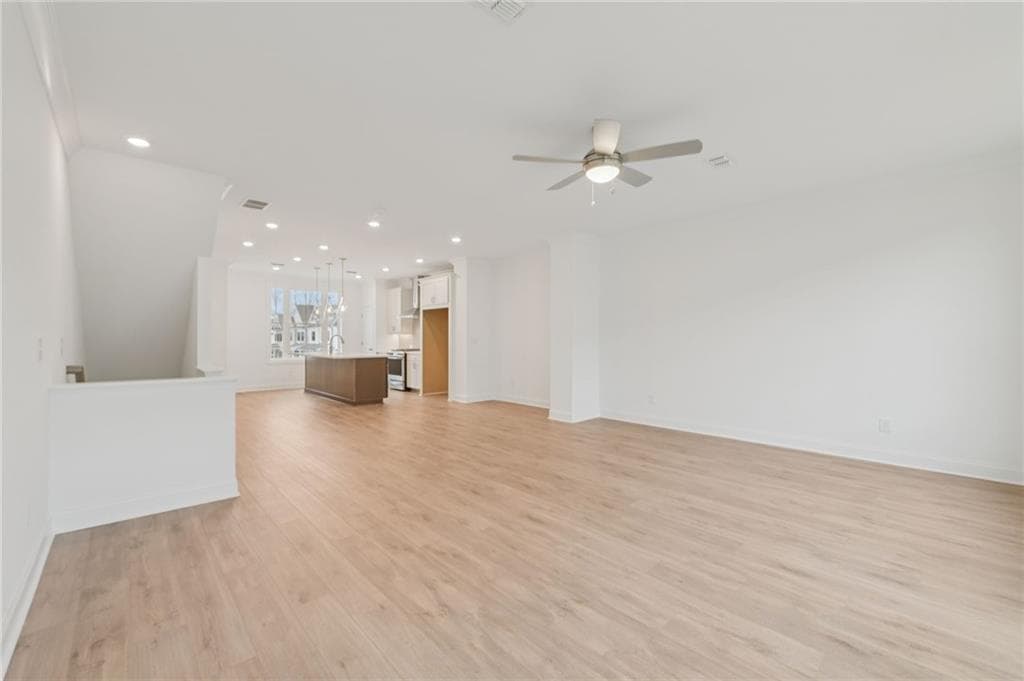 3 bedroom, 4 bathroom, 2,004 sq ft townhouse for sale at 5406 Howington Court 177, Buford, GA 30518 — photo 10
