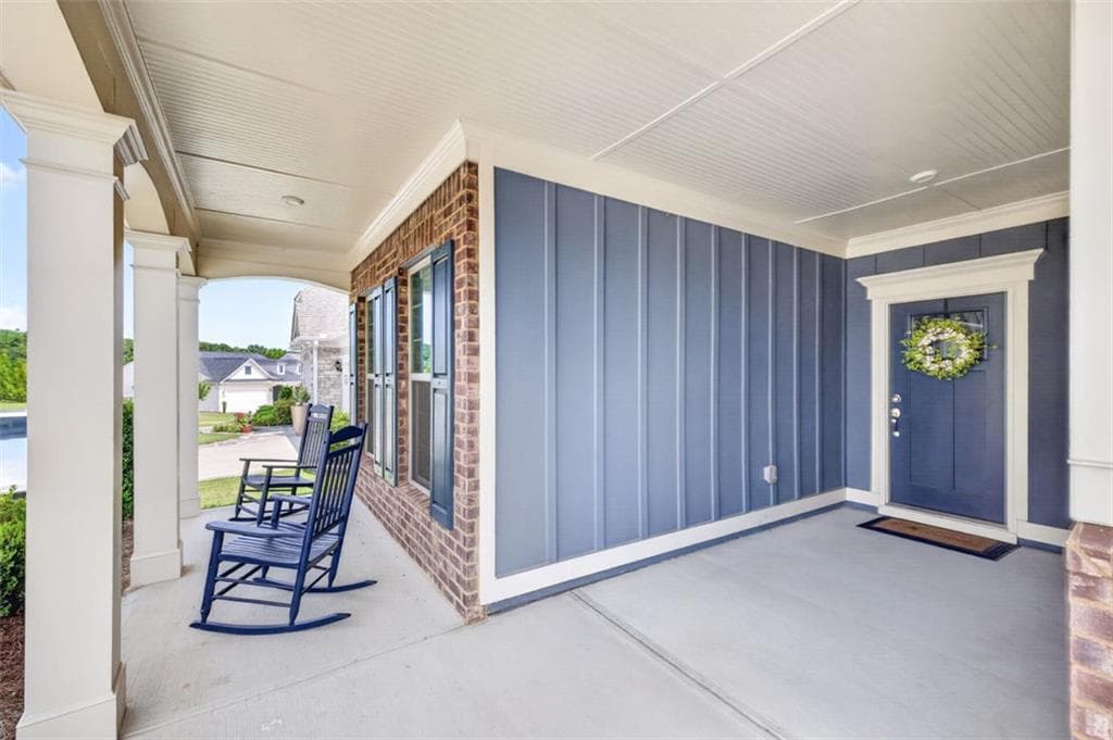 3 bedroom, 3 bathroom, 2,462 sq ft single family residence for sale at 5051 Adler Court, Hoschton, GA 30548 — photo 4