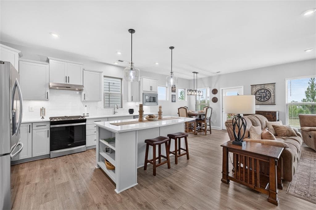 3 bedroom, 3 bathroom, 2,462 sq ft single family residence for sale at 5051 Adler Court, Hoschton, GA 30548 — photo 7