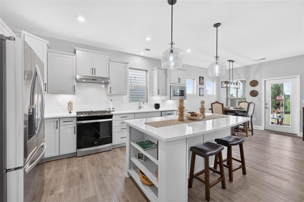 3 bedroom, 3 bathroom, 2,462 sq ft single family residence for sale at 5051 Adler Court, Hoschton, GA 30548 — photo 8