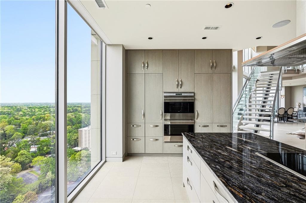 2 bedroom, 3 bathroom, 2,625 sq ft condominium for sale at 2795 Peachtree Road 2601, Atlanta, GA 30305 — photo 6