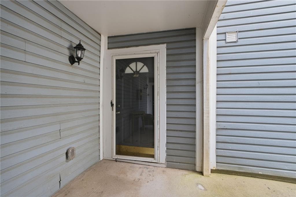 2 bedroom, 2 bathroom, 1,054 sq ft townhouse for sale at 6355 Wedgeview Court, Tucker, GA 30084 — photo 3