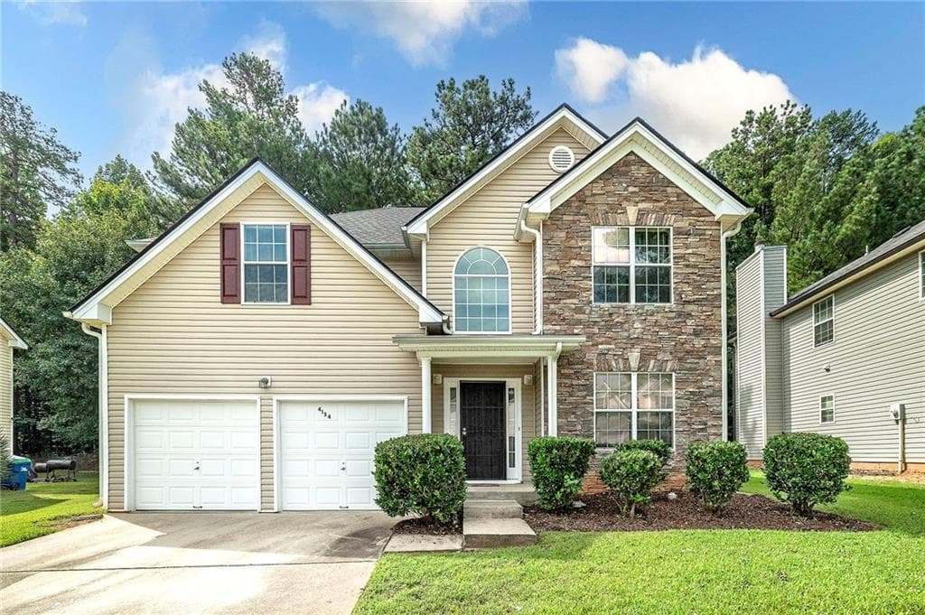 4 bedroom, 3 bathroom, 2,295 sq ft single family residence under contract at 4154 Kensington Cove, Atlanta, GA 30349 — photo 2