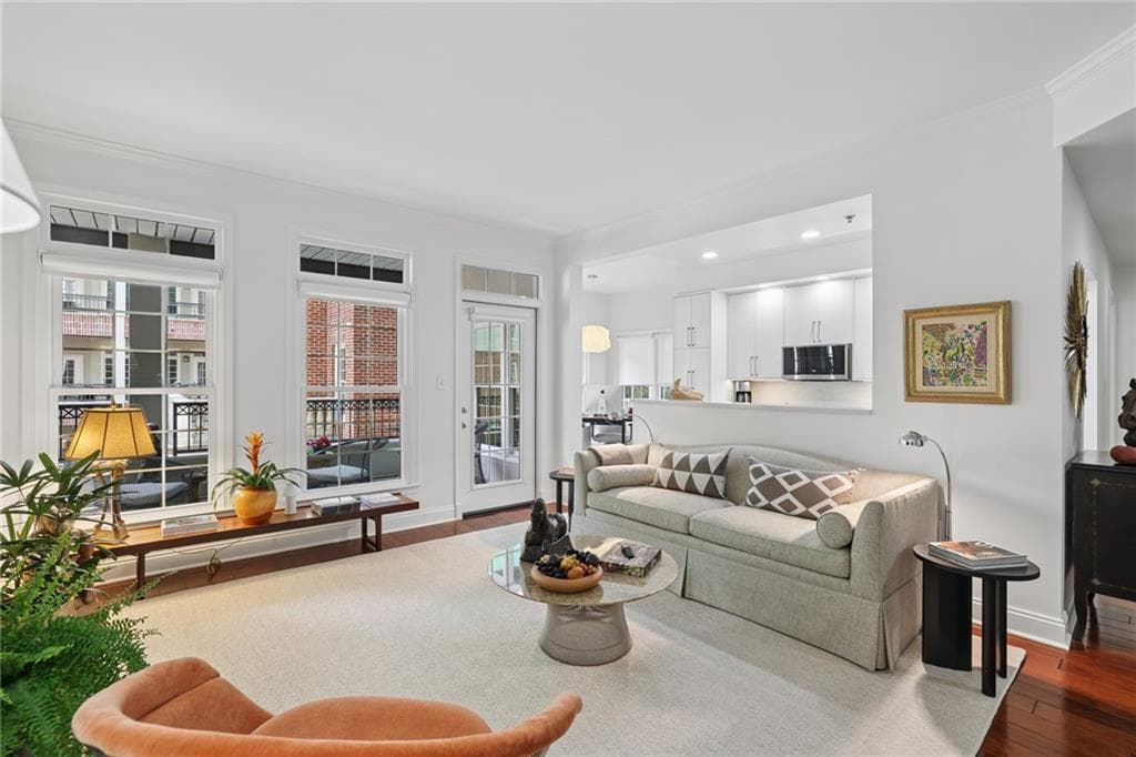 2 bedroom, 2 bathroom, 1,350 sq ft condominium for sale at 50 Biscayne Drive 2104, Atlanta, GA 30309 — photo 6