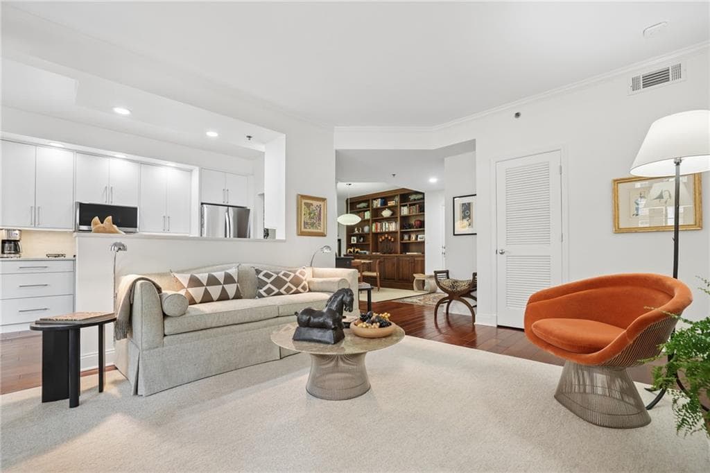2 bedroom, 2 bathroom, 1,350 sq ft condominium for sale at 50 Biscayne Drive 2104, Atlanta, GA 30309 — photo 8