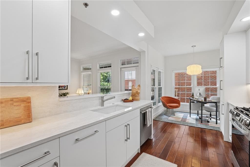 2 bedroom, 2 bathroom, 1,350 sq ft condominium for sale at 50 Biscayne Drive 2104, Atlanta, GA 30309 — photo 9