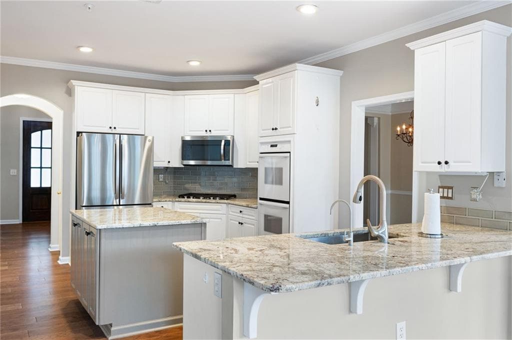 4 bedroom, 3 bathroom, 3,300 sq ft single family residence for sale at 1170 Parkview Lane, Kennesaw, GA 30152 — photo 3
