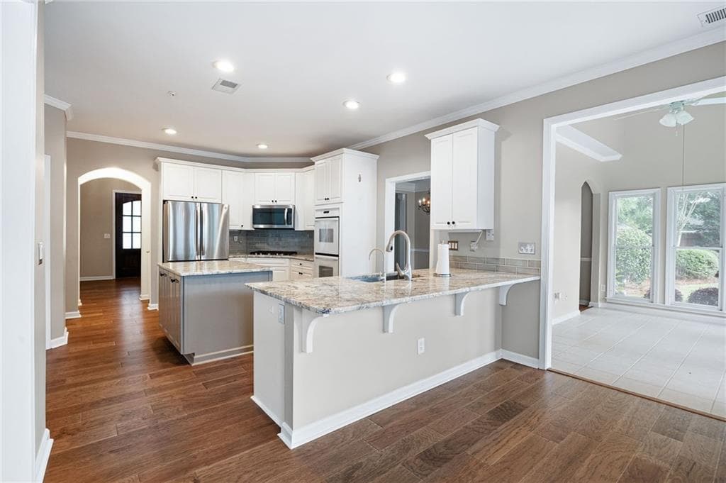 4 bedroom, 3 bathroom, 3,300 sq ft single family residence for sale at 1170 Parkview Lane, Kennesaw, GA 30152 — photo 8