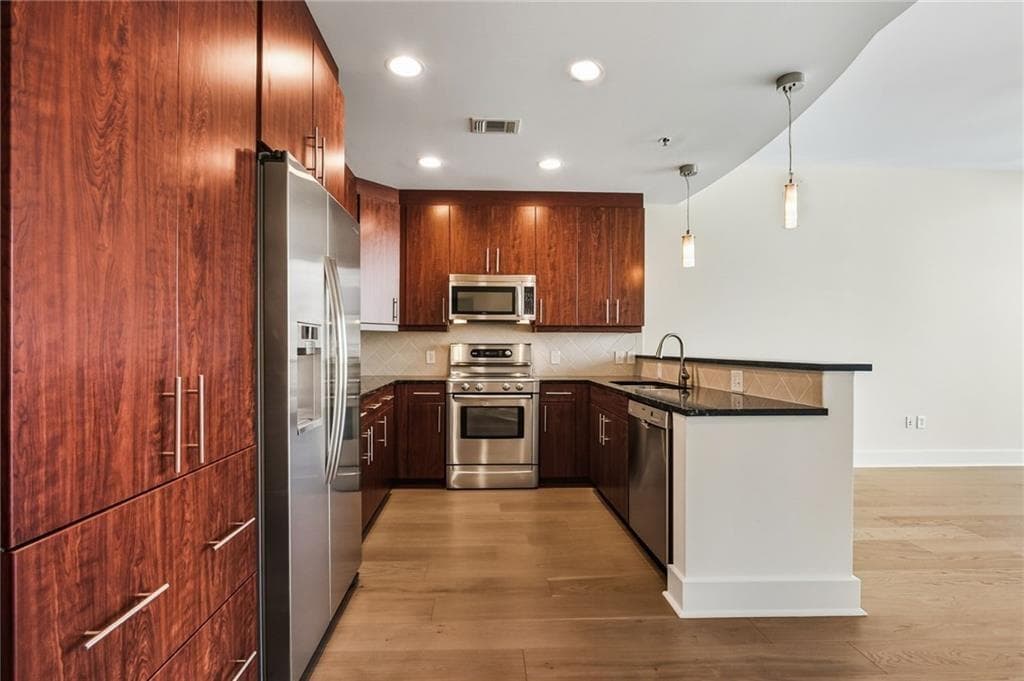 1 bedroom, 1 bathroom, 866 sq ft condominium for rent at 1080 Peachtree Street 1501, Atlanta, GA 30309 for $2,600 a month — photo 5