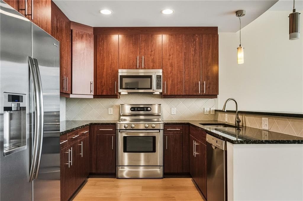 1 bedroom, 1 bathroom, 866 sq ft condominium for rent at 1080 Peachtree Street 1501, Atlanta, GA 30309 for $2,600 a month — photo 6