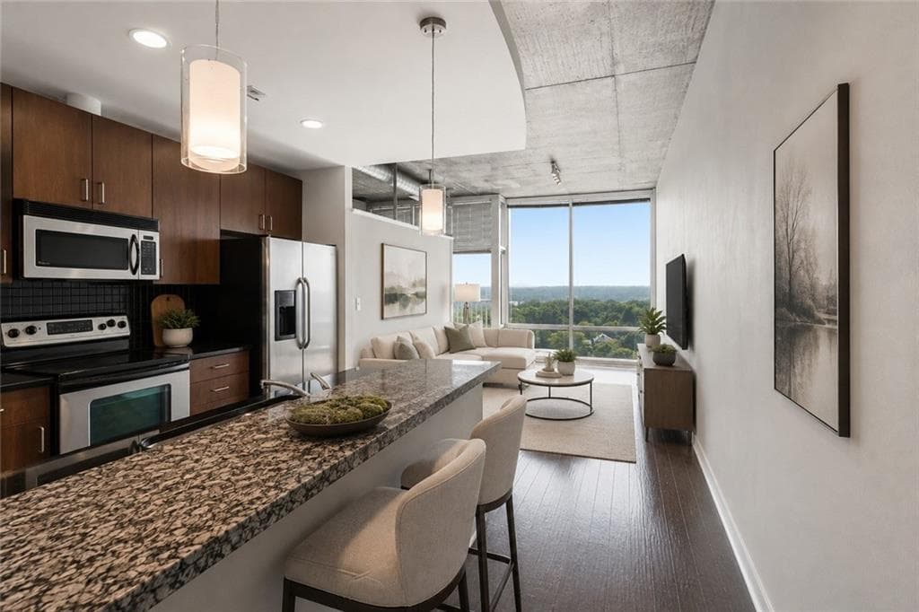 1 bedroom, 1 bathroom, 683 sq ft condominium for sale at 943 Peachtree Street 1314, Atlanta, GA 30309 — photo 2