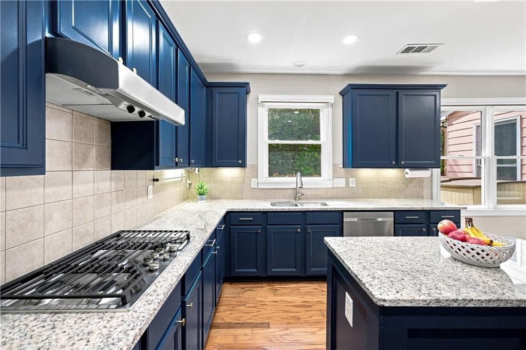 6 bedroom, 4 bathroom, 4,268 sq ft single family residence under contract at 512 Vickery Arbor Drive, Suwanee, GA 30024 — photo 5