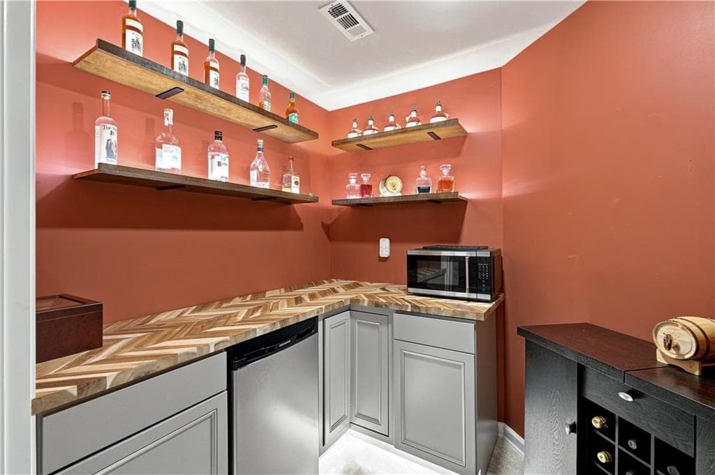 6 bedroom, 4 bathroom, 4,268 sq ft single family residence under contract at 512 Vickery Arbor Drive, Suwanee, GA 30024 — photo 7