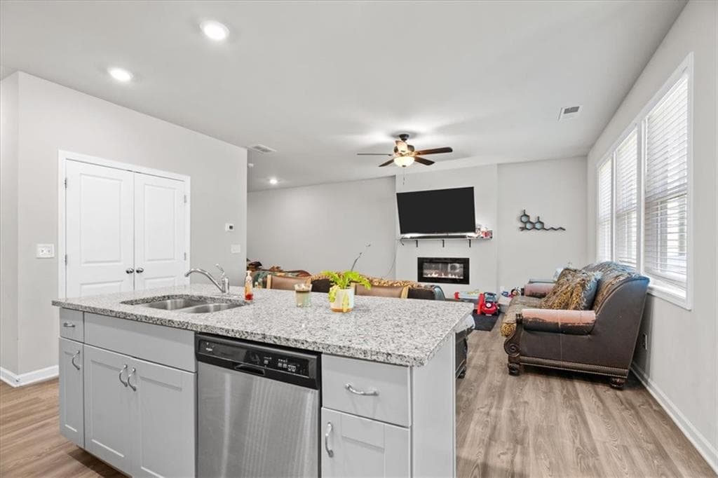 4 bedroom, 4 bathroom, 2,568 sq ft single family residence under contract at 135 Millers Lane, Calhoun, GA 30701 — photo 8