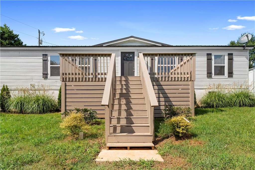 4 bedroom, 3 bathroom, 1,544 sq ft single family residence for sale at 6035 Highway 29, Royston, GA 30662 — photo 4