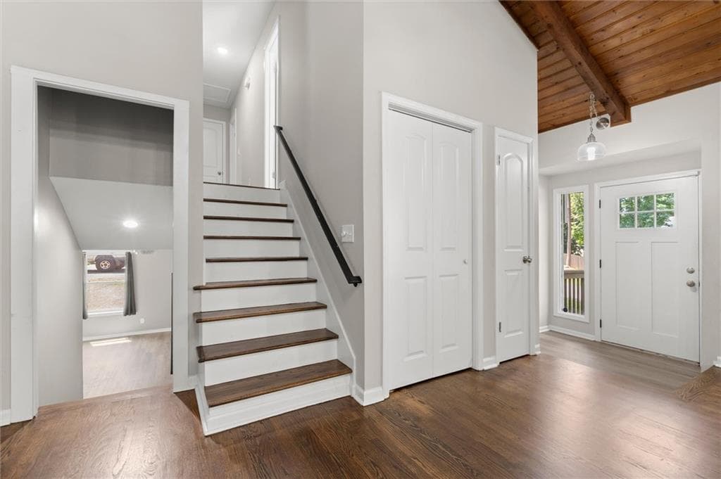 4 bedroom, 3 bathroom, 3,045 sq ft single family residence for sale at 2866 Lexington Trace, Marietta, GA 30062 — photo 4