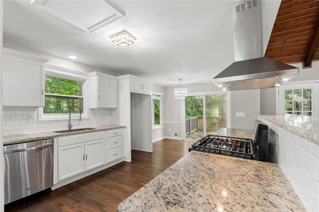 4 bedroom, 3 bathroom, 3,045 sq ft single family residence for sale at 2866 Lexington Trace, Marietta, GA 30062 — photo 10