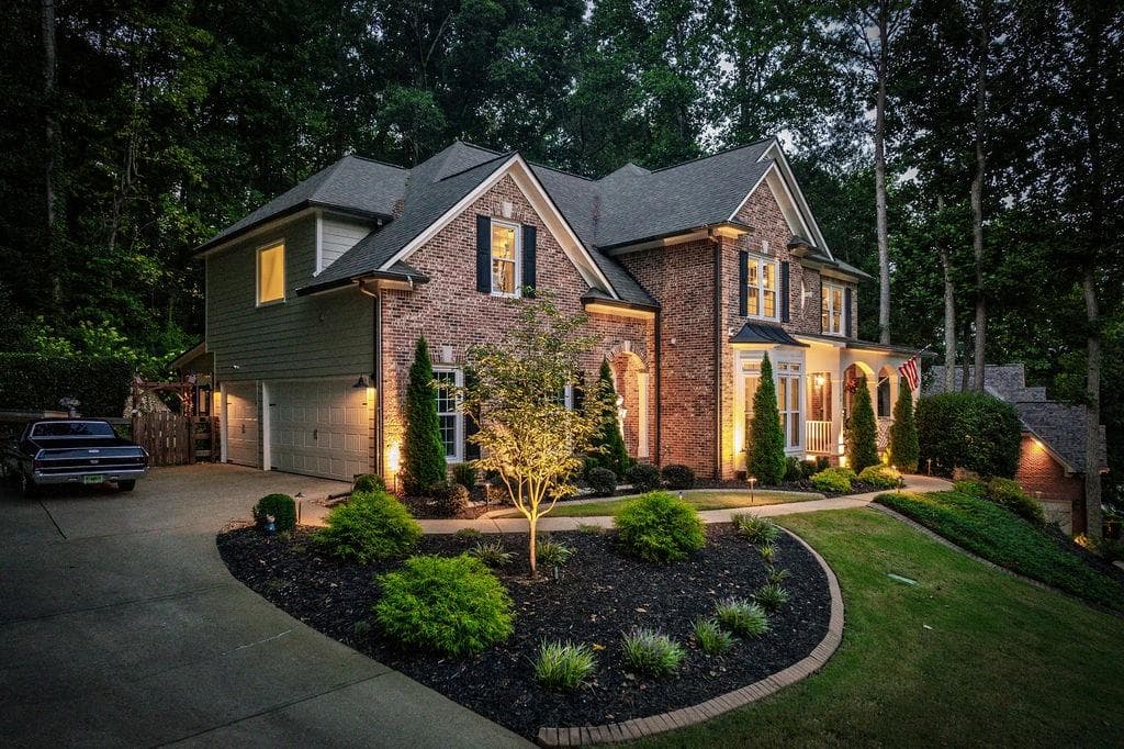 5 bedroom, 5 bathroom, 4,043 sq ft single family residence for sale at 106 Fairway Overlook, Woodstock, GA 30188 — photo 2