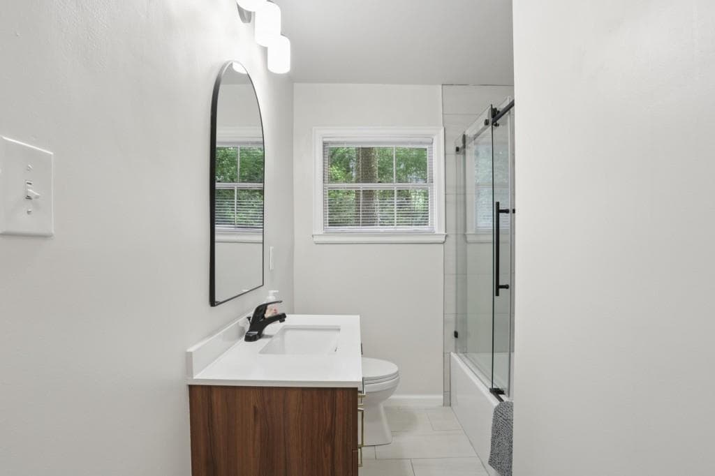 4 bedroom, 2 bathroom, 2,018 sq ft single family residence for sale at 980 Brookdale Drive, East Point, GA 30344 — photo 5