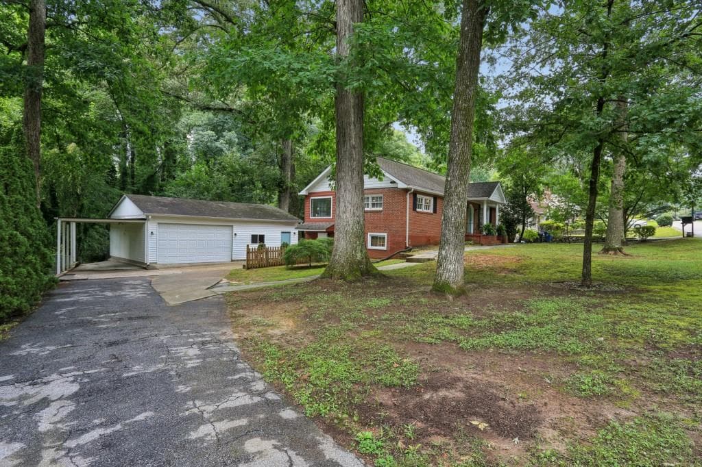 4 bedroom, 2 bathroom, 2,018 sq ft single family residence for sale at 980 Brookdale Drive, East Point, GA 30344 — photo 9