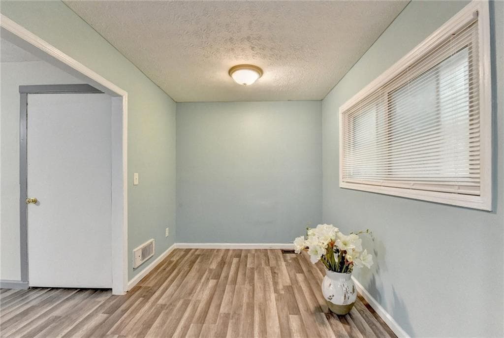 1 bedroom, 1 bathroom, 1,080 sq ft duplex for rent at 103 Dogwood LN B, Auburn, GA 30011 for $1,500 a month — photo 10