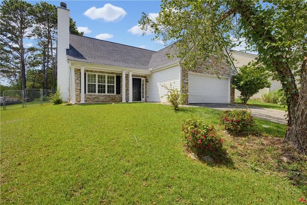 3 bedroom, 3 bathroom, 2,031 sq ft single family residence for sale at 2545 Lake Royale Drive, Riverdale, GA 30296