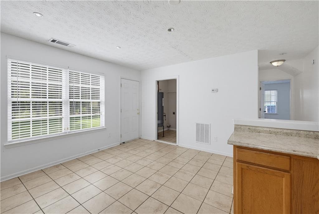 3 bedroom, 3 bathroom, 2,031 sq ft single family residence for sale at 2545 Lake Royale Drive, Riverdale, GA 30296 — photo 10