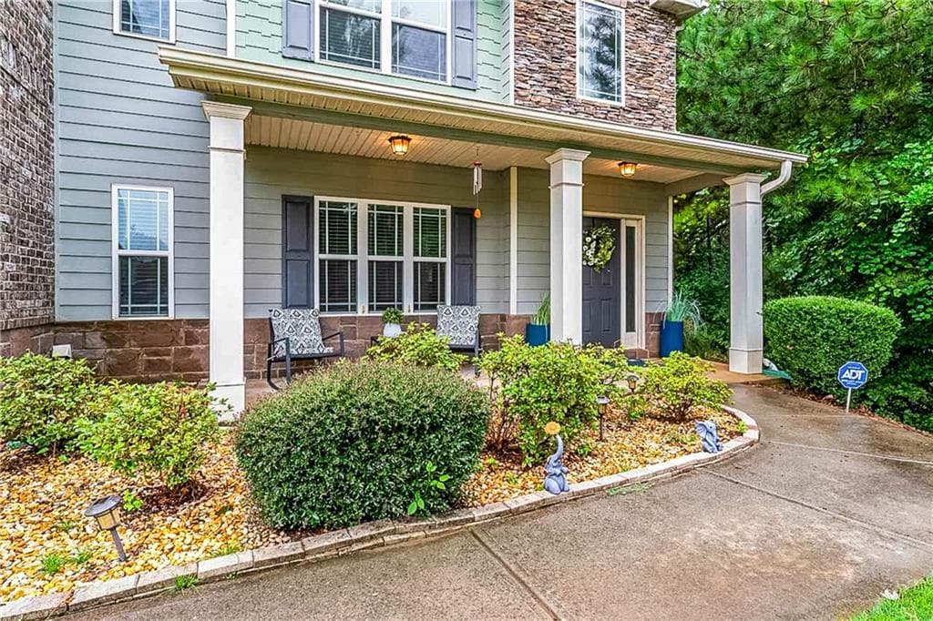 5 bedroom, 4 bathroom, 3,371 sq ft single family residence for sale at 225 Tapestry Drive, Mcdonough, GA 30252 — photo 2