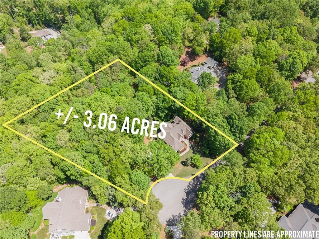 4 bedroom, 6 bathroom, 4,962 sq ft single family residence for sale at 3560 Greystone Road, Gainesville, GA 30506 — photo 8
