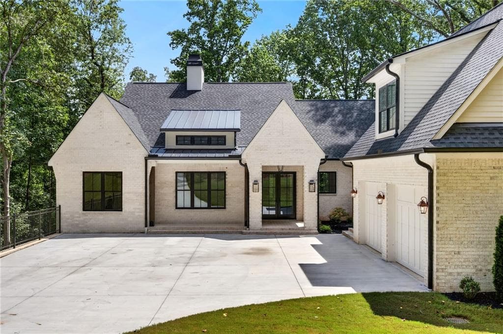 5 bedroom, 5 bathroom, 3,500 sq ft single family residence for sale at 5005 Young Deer Drive, Cumming, GA 30041 — photo 4